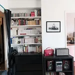 Hostnfly Apartments - Charming Studio Overlooking The Sacre-Coeur